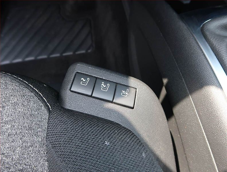 Citroën C4 Picasso (2018) 1.6 BlueHDi, ČR,1.maj - fotka 19 z 21