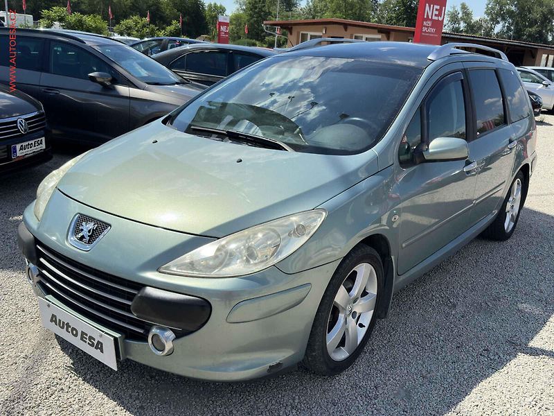 Peugeot 307 (2007) 1.6HDi, Xenon, panor - fotka 3 z 17