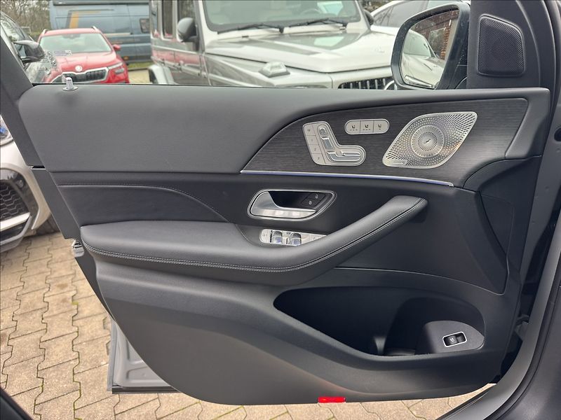 Mercedes-Benz GLS 450d AMG 4Matic - fotka 26 z 40