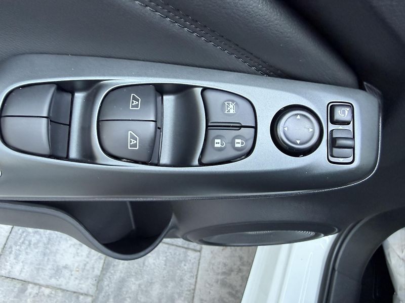 Nissan Juke (2026) JUKE DIG-T 6MT N-CONNECTA + CP - fotka 17 z 22