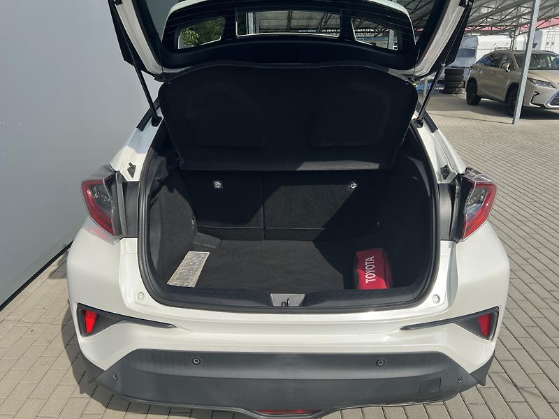Toyota C-HR (2018) 1.8 VVT-i E-CVT - fotka 27 z 39