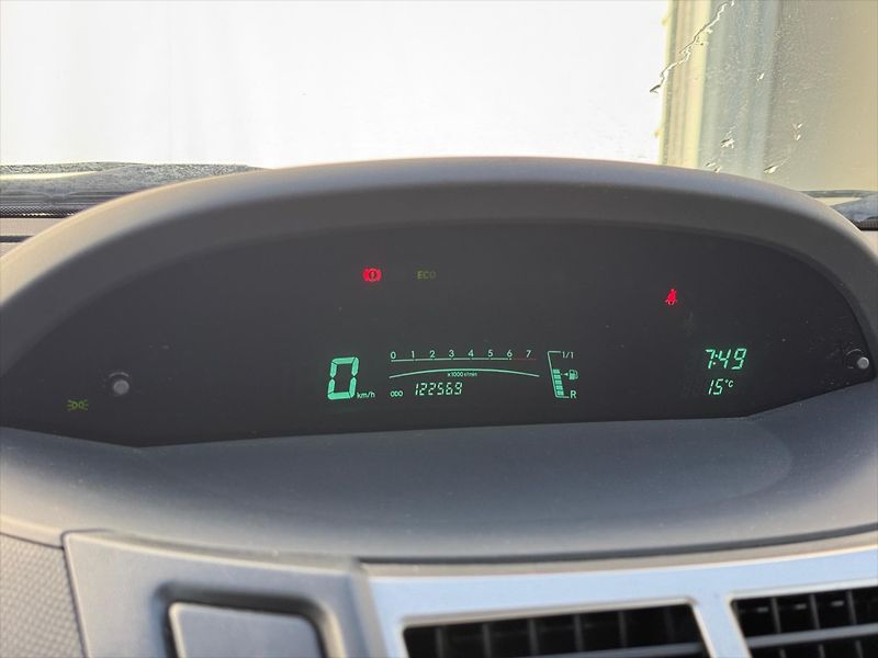 Toyota Yaris 1,3 Terra Cool - fotka 11 z 13