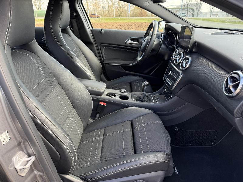 Mercedes-Benz Třídy A 180i LED NAVI KAMERA SERVISKA - fotka 34 z 40