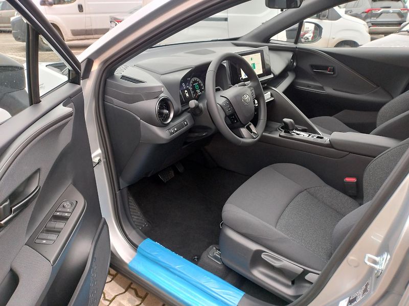 Toyota C-HR (2026) 1.8 FHEV Comfort Business+ - fotka 6 z 14