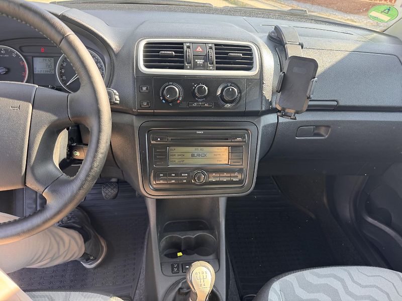 Škoda Fabia (2008) 1.4i 63Kw Ambition - fotka 9 z 16