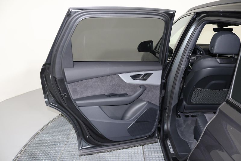 Audi Q7 S LINE 50 TDI QUATTRO - fotka 11 z 26
