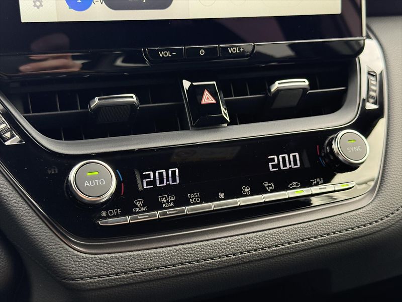 Toyota Corolla Cross 2,0 GR sport, Hybrid - fotka 17 z 24