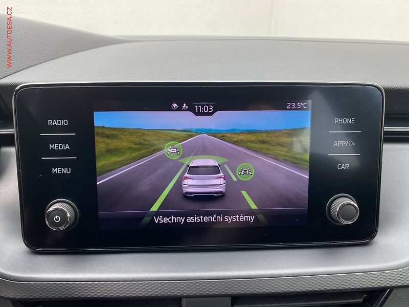 Škoda Kamiq (2023) 1.0 TSi, Ambition, DSG - fotka 18 z 18