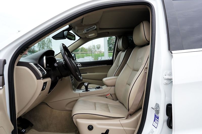 Jeep Grand Cherokee 3.0 CRD/Overland/Facelift/250 - fotka 26 z 46