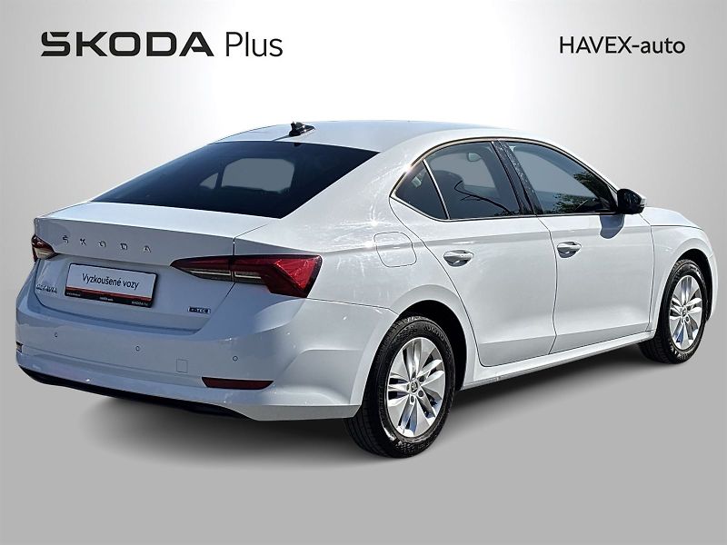 Škoda Octavia (2022) 1.5 TSI M-HEV DSG Ambition+ - fotka 2 z 32