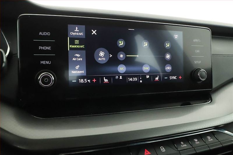 Škoda Octavia (2023) Ambition 2.0 TDI, ČR,1.maj - fotka 15 z 21