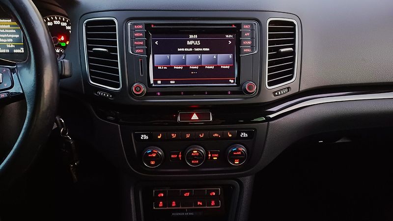 Volkswagen Sharan (2019) TDI 130kW 4Motion 7.míst-DPH - fotka 37 z 50
