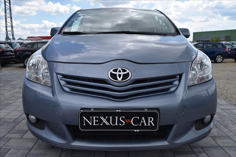 Toyota Verso 1,6 i 97KW NÍZKÉ KM 2XKOLA - fotka 2 z 48