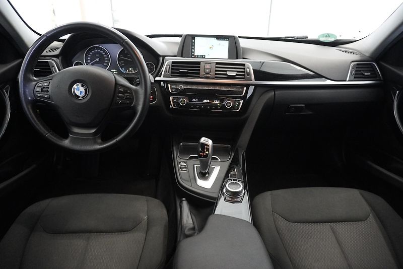 BMW Řada 3 320d 140kW ADVANTAGE AUTOMAT - fotka 19 z 26