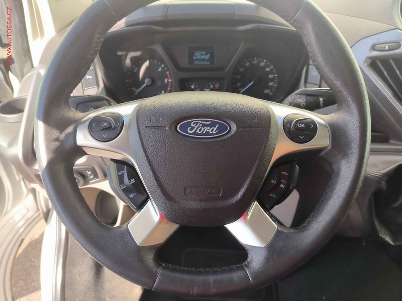 Ford Tourneo Custom (2014) 2.2TDCi L2 9míst, Trend, AC - fotka 17 z 20