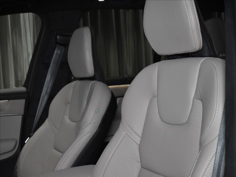 Volvo XC90 (2026) 2,0 T8  Ultra Dark - fotka 25 z 40
