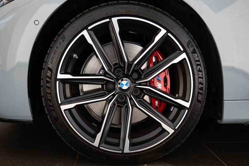 BMW Řada 4 M440i xDrive Cabrio HarmanKard - fotka 22 z 26