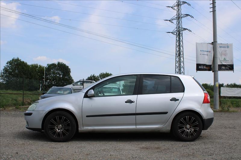 Volkswagen Golf 1,4 i  DIG. KLIMA, ČR - fotka 8 z 22