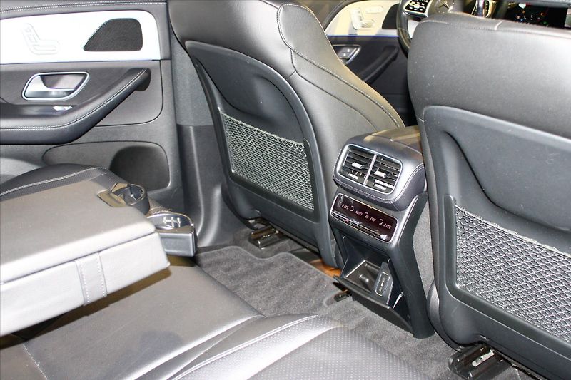 Mercedes-Benz GLE 300d 4MATIC AMG Line 7Míst/Nig - fotka 28 z 34