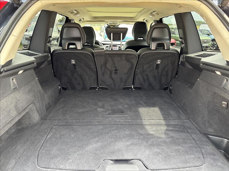 Volvo XC90 2,0 B5 AWD Plus Dark - fotka 12 z 46