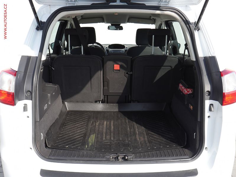 Ford C-MAX (2017) 1.5EB Grand, 1.maj,ČR, Klima - fotka 7 z 16