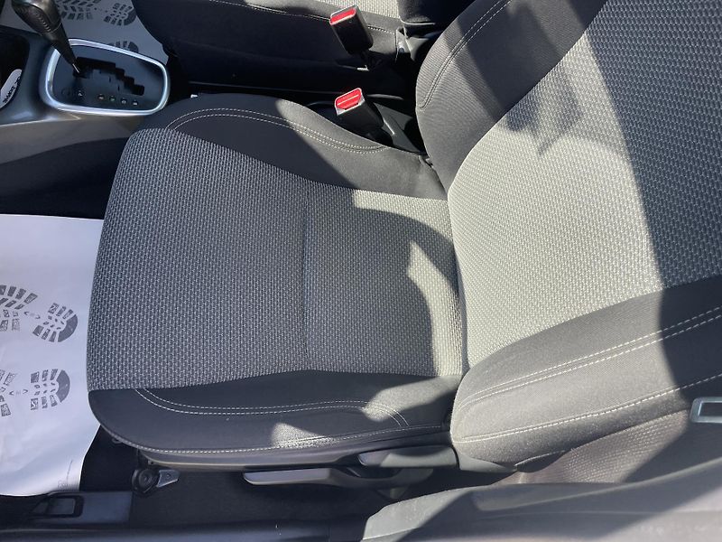 Toyota Yaris 1.5i 16v HYBRID 142TKM TOP 1A! - fotka 91 z 169