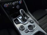 Alfa Romeo Giulia (2025) 2.2 JTD 210k AT8 ZF Q4 4x4 Int - náhled 18