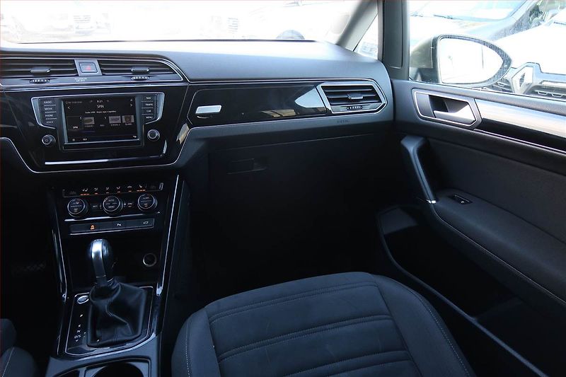 Volkswagen Touran (2017) 2.0 TDI, Automat, Serv.kniha - fotka 8 z 20