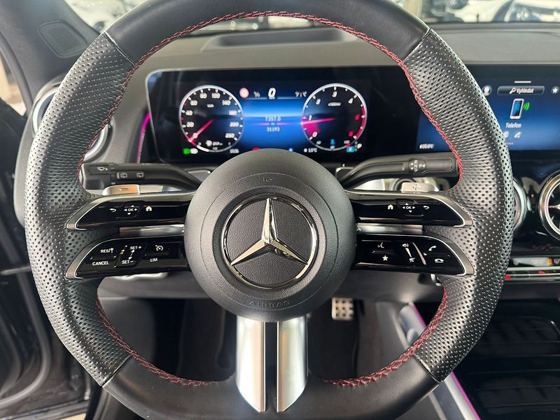 Mercedes-Benz GLB 200d 4MATIC - fotka 14 z 20