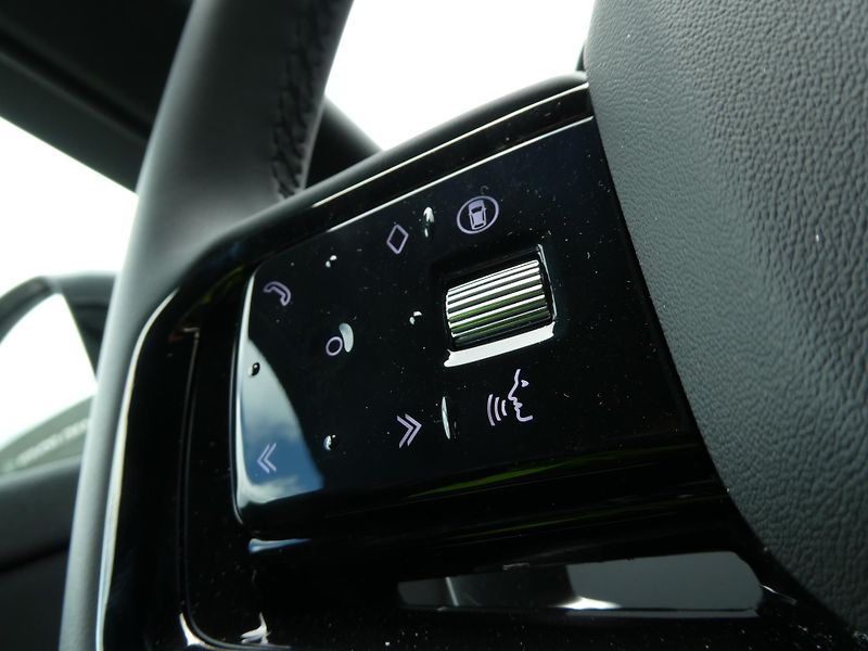 Land Rover Range Rover Evoque 1,5 Dynamic SE P270e - fotka 19 z 37