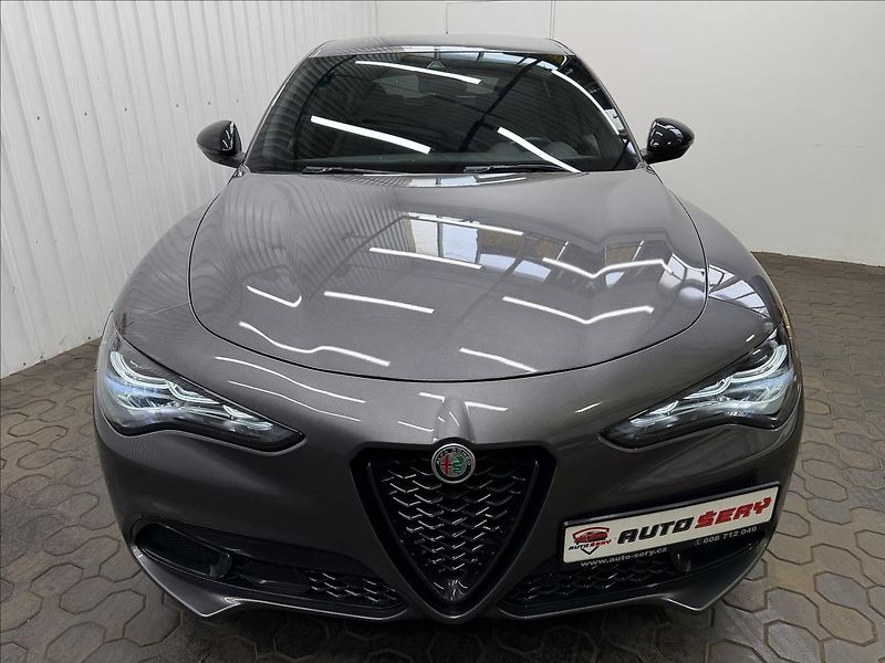 Alfa Romeo Stelvio VELOCE 154kW Q4 H&K LED R21 - fotka 13 z 41