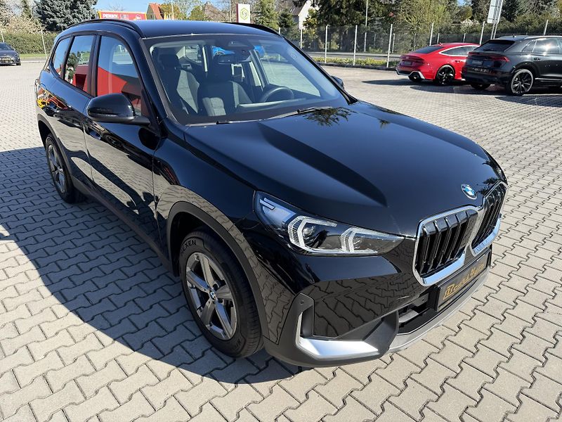 BMW X1 (2024) 18i 100kW LED KAMERA CZ - fotka 12 z 40