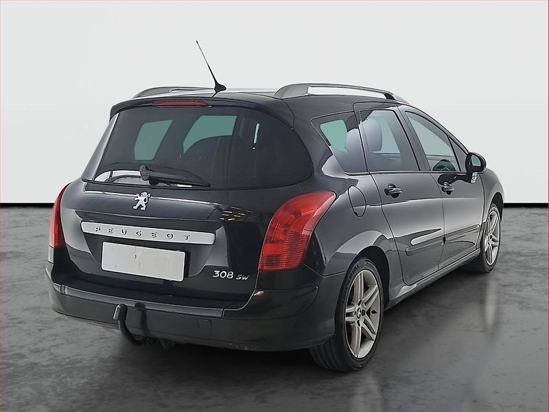 Peugeot 308 (2010) 1.6 HDi, 7 míst, Tažné - fotka 5 z 17
