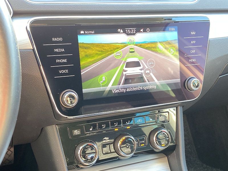 Škoda Superb (2022) Combi 2.0 TDI DSG Ambition - fotka 15 z 35