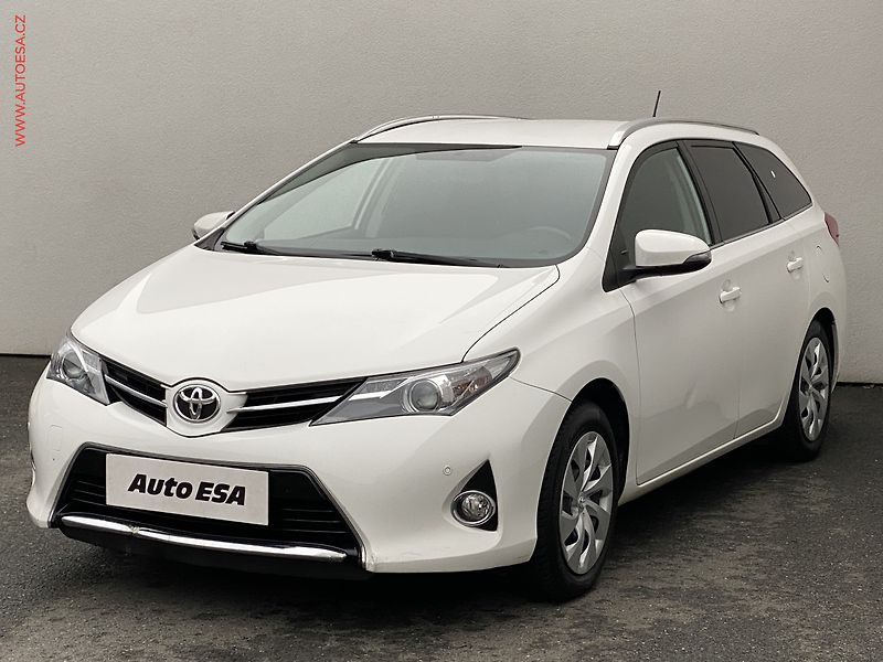 Toyota Auris (2014) 1.6, +kola - fotka 3 z 18