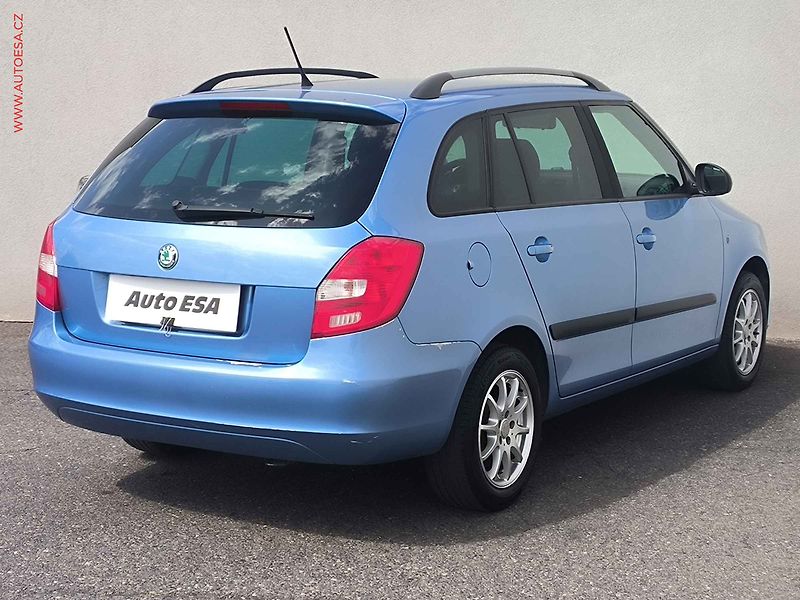 Škoda Fabia (2013) 1.2 TSi, 2.maj,ČR, AC, kamera - fotka 4 z 16