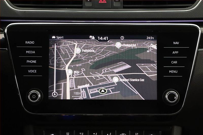 Škoda Superb (2021) Laurin&Klement 1.5 TSI - fotka 12 z 20