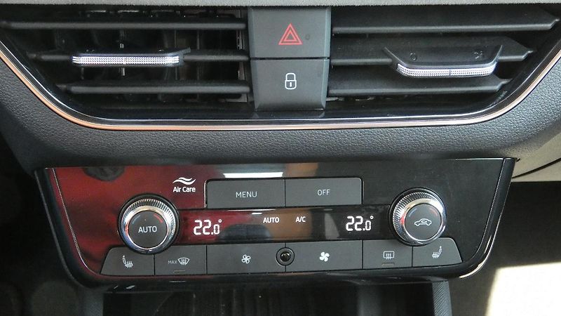 Škoda Kamiq 1.0 TSI 85kW First Edition DSG - fotka 17 z 25