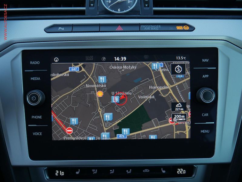 Volkswagen Passat (2018) 2.0TDi, DSG, navi - fotka 18 z 24