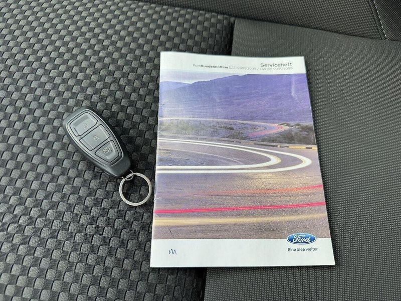Ford C-MAX (2018) 1.5i Ecoboost Automat Xenony - fotka 28 z 48