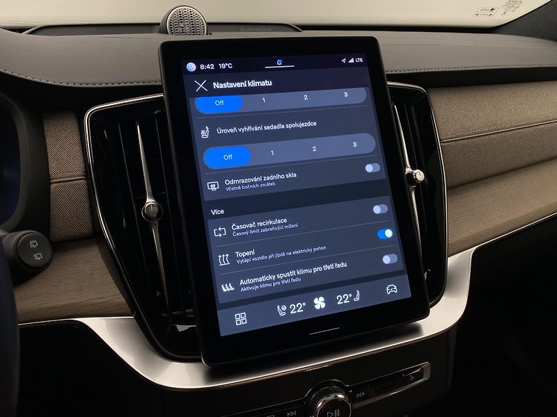 Volvo XC90 T8 AWD RECHARGE BRIGHT ULTRA 7 - fotka 49 z 73