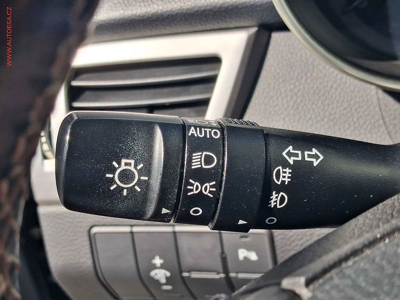 Hyundai i30 (2013) 1.6GDi, 2.maj, servis.kniha - fotka 17 z 19