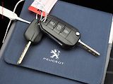 Peugeot 2008 (2018) 1.2PT, AC, park.asist - náhled 21