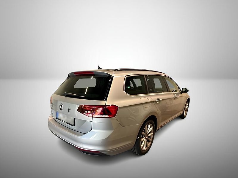 Volkswagen Passat 2.0TDI DSG 147kW Webasto DPH - fotka 2 z 3