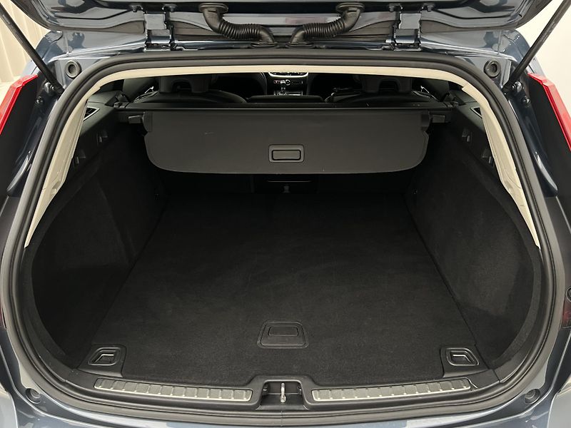 Volvo V60 D4 INSCRIPTION AUT CZ - fotka 5 z 38