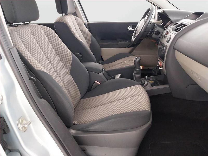 Renault Mégane (2003) 1.6 16V , Klima - fotka 9 z 17