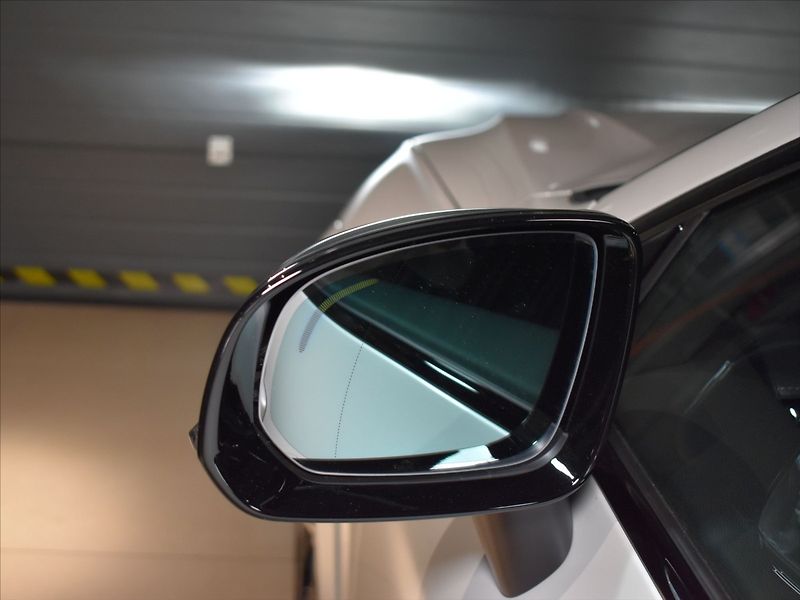 Volvo XC60 2,0 T8 AWD Ultra B&W,masáže, - fotka 28 z 29