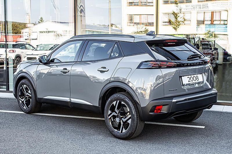 Peugeot 2008 (2026) 1,2 ALLURE Hybrid 145 e-DCS6 - fotka 7 z 16