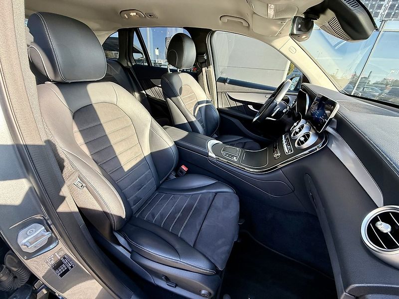 Mercedes-Benz GLC (2021) 220 d 4MATIC SUV - fotka 38 z 46