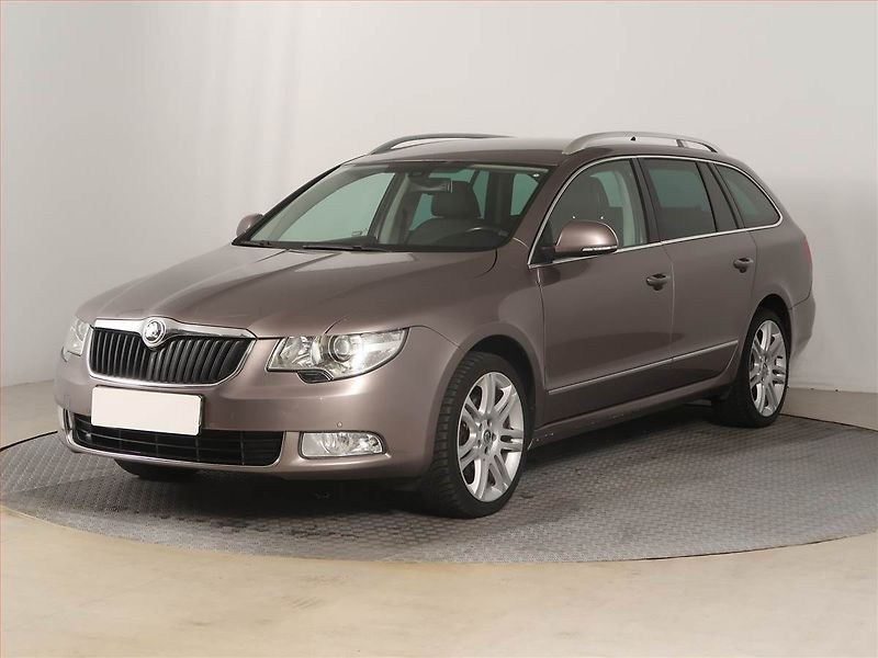 Škoda Superb (2010) 2.0 TDI, Automat, Navi, Xenony - fotka 2 z 15